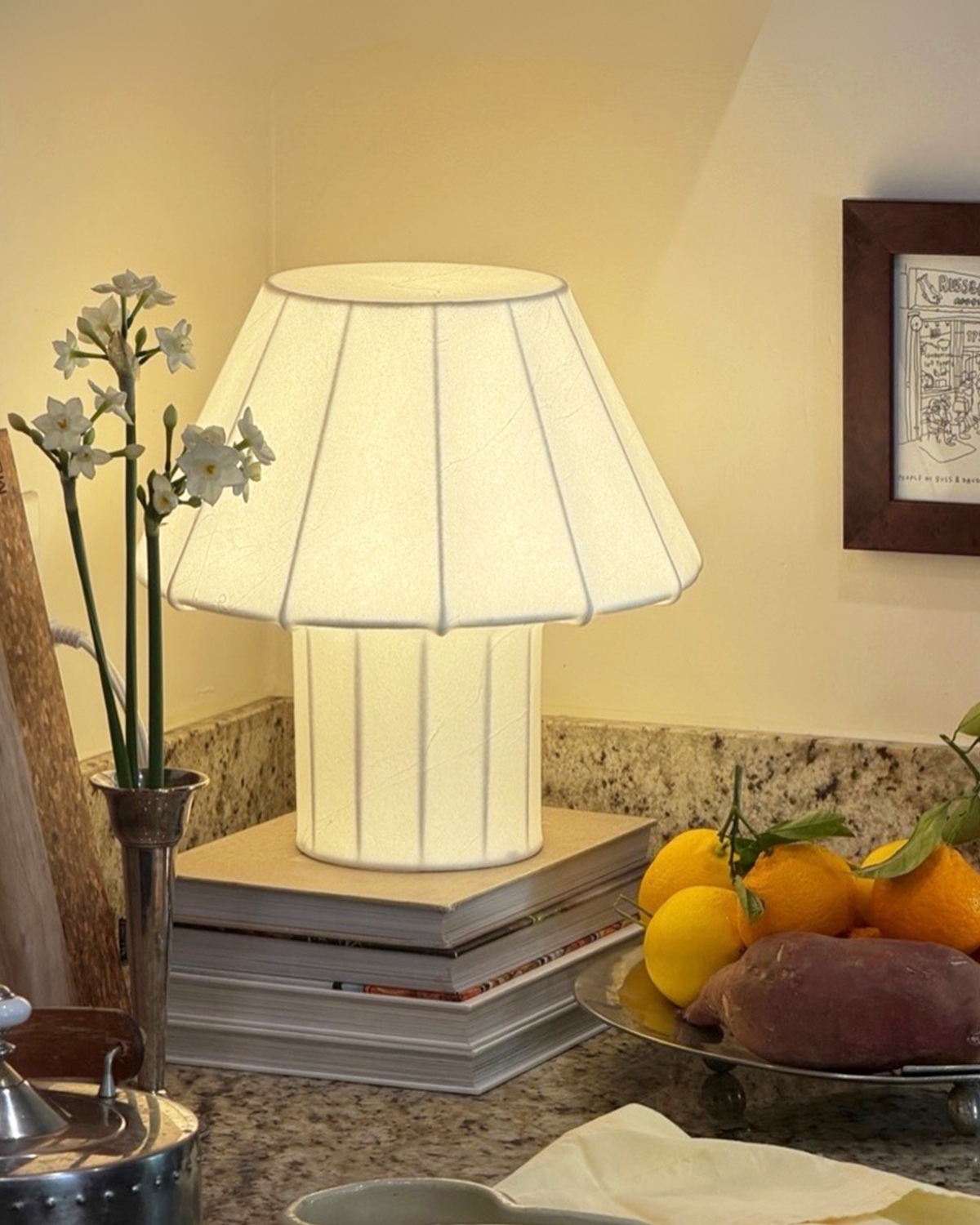 Brightech_CelesteTableLamp_Resin_White.png