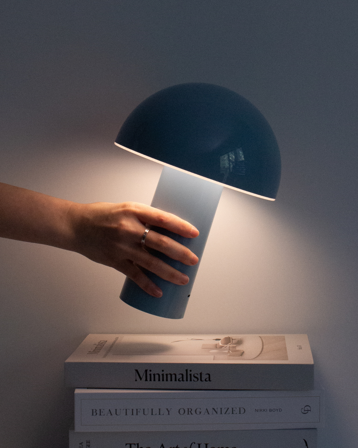 Brightech_CeliaPortableLamp_BabyBlue2.png