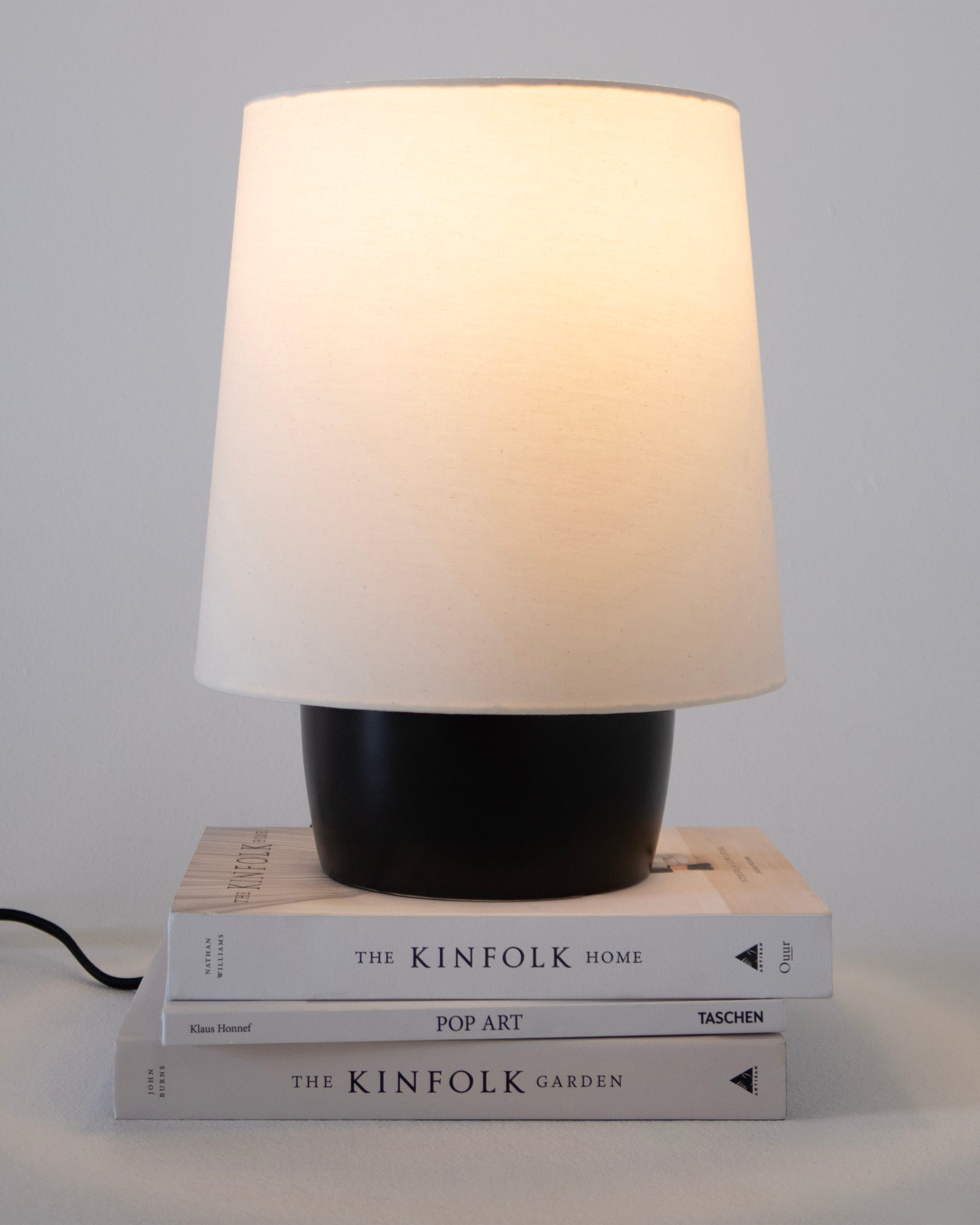 Brightech_DanTableLamp_Ceramic_Black2.jpg