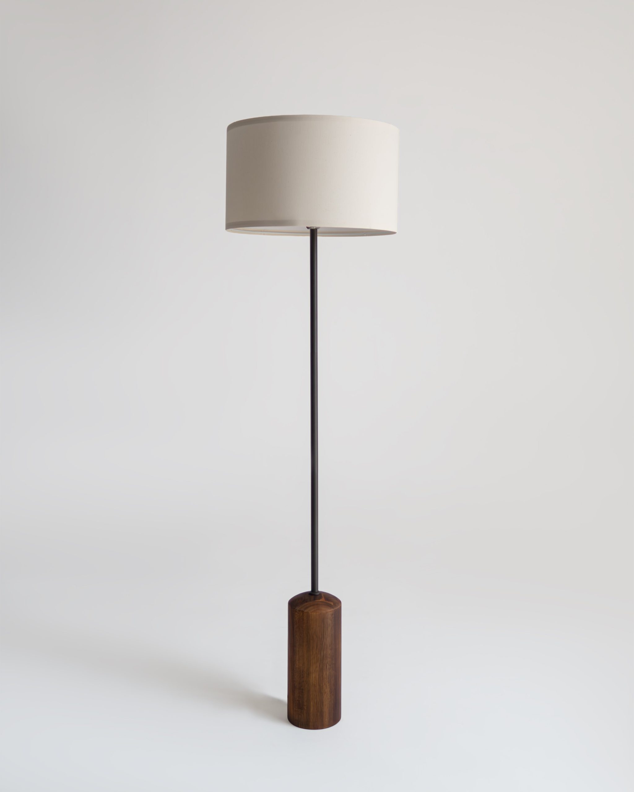 Brightech_OrenFloorlamp_Wood_Brown4.jpg