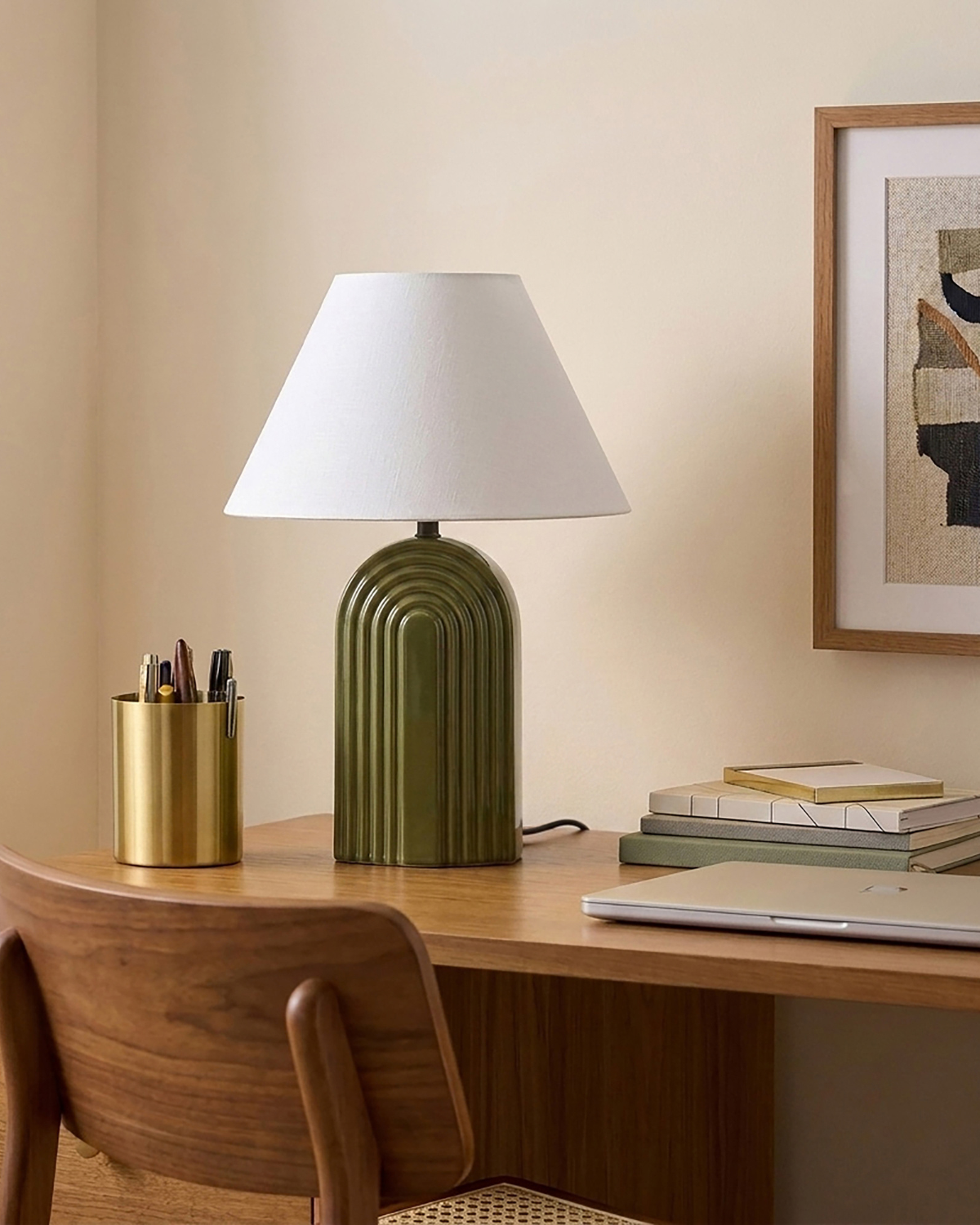 Brightech_PhoebeTableLamp_Ceramic_Green2.png