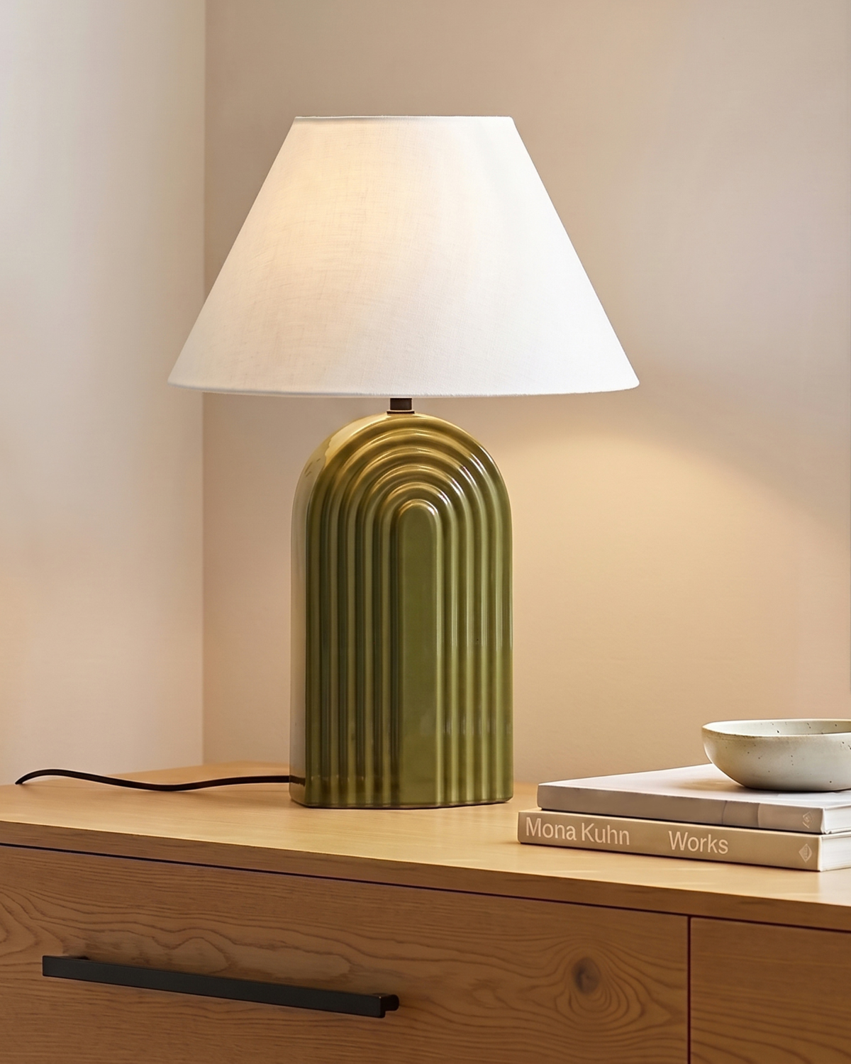 Brightech_PhoebeTableLamp_Ceramic_Green3.png